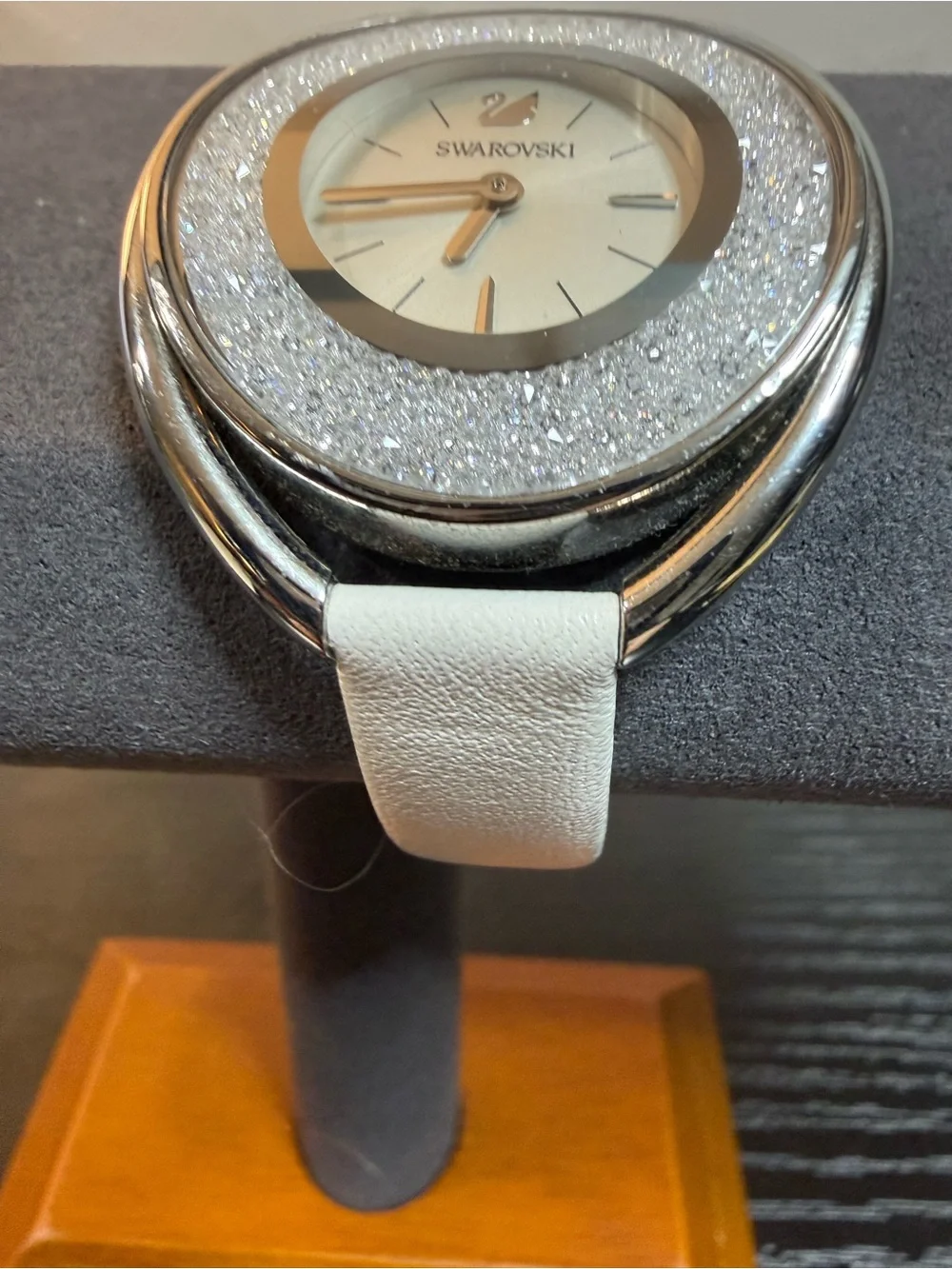 Swarovski 5158548 Crystalline Oval Swiss Made White Leather Women’s Watch